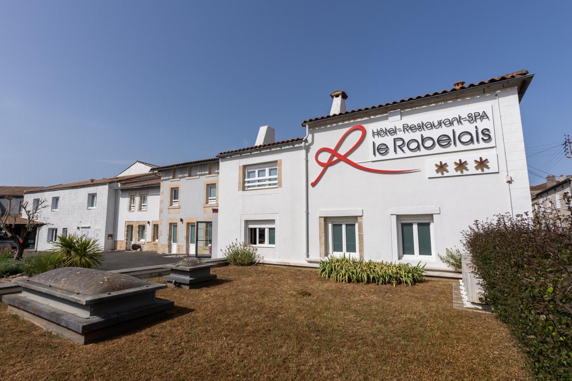 Logis LE RABELAIS Hôtel- Restaurant - SPA Fontenay-le-Comte Exterior foto